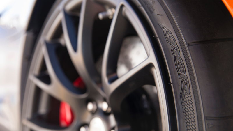 Illustration for article titled 2016 Dodge Viper ACR: The Unscripted Racer Review